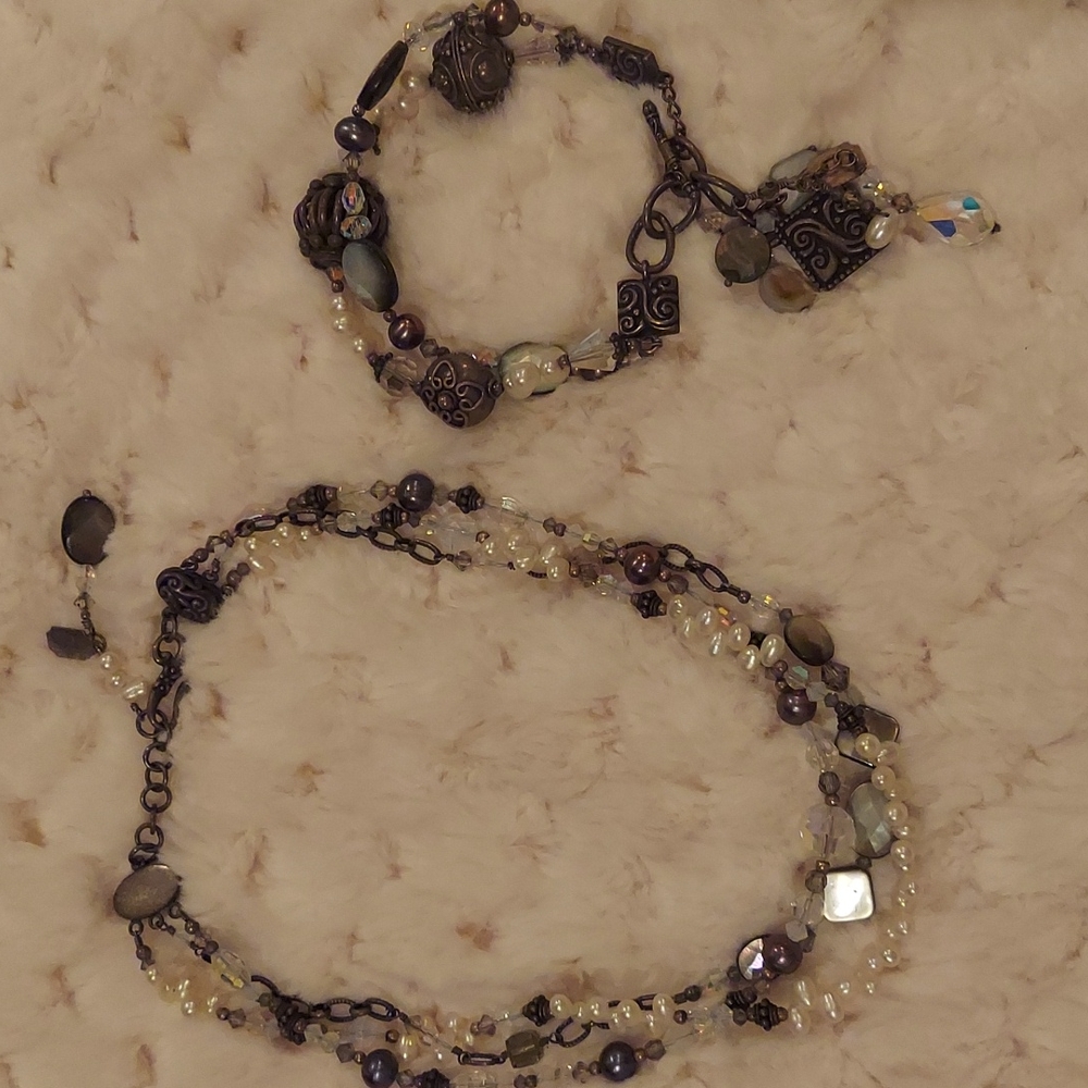 Tres Jolie necklace and bracelet